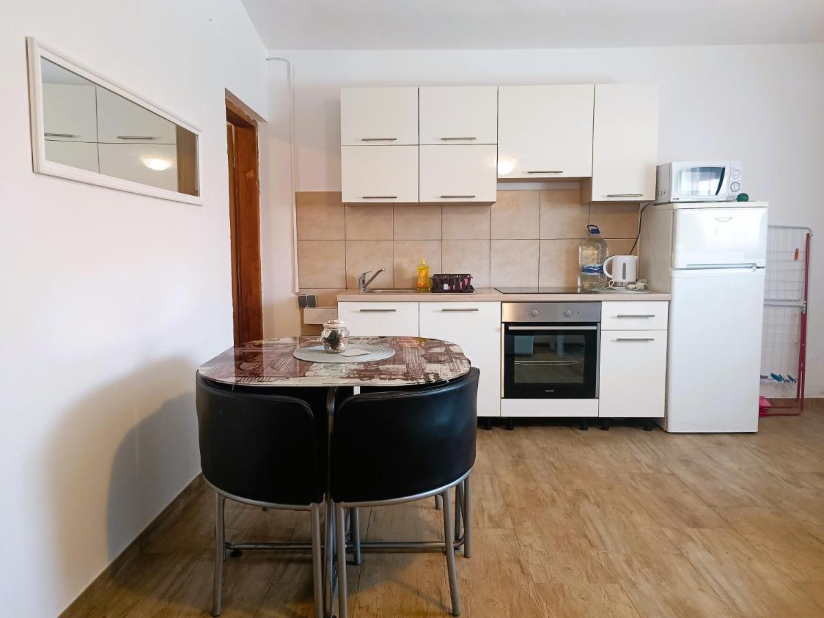 Apartments Babic 50 Meters From The Beach Vir Zewnętrze zdjęcie