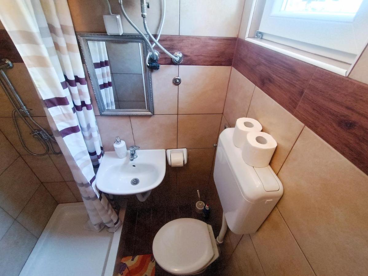 Apartments Babic 50 Meters From The Beach Vir Zewnętrze zdjęcie